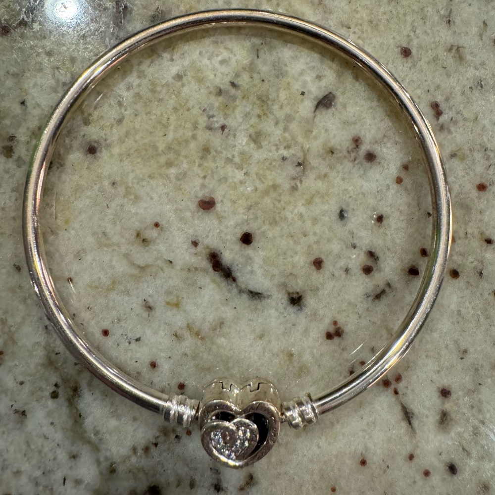 Pandora heart clasp bangle
